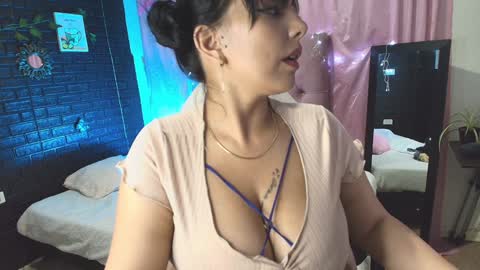 Loren online show from January 2025 11:32:01 PM
