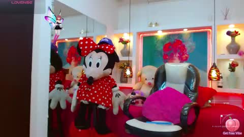 Snapshot of lorenapinto_ chatting on October 2025 02:01:01 AM lore online show from October 2025 02:01:01 AM