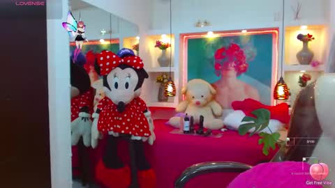 Snapshot of lorenapinto_ chatting on October 2025 01:50:01 AM lore online show from October 2025 01:50:01 AM