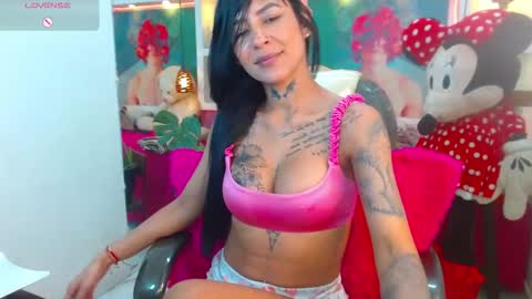 Snapshot of lorenapinto_ chatting on October 2025 02:20:01 PM lore online show from October 2025 02:20:01 PM