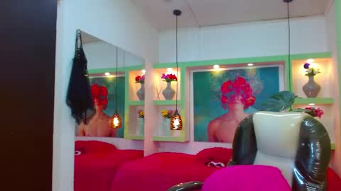 Snapshot of lorenapinto_ chatting on November 2025 02:33:02 AM lore online show from November 2025 02:33:02 AM