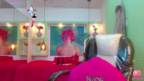 Snapshot of lorenapinto_ chatting on December 2025 01:35:02 AM lore online show from December 2025 01:35:02 AM