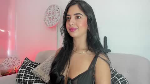 Snapshot of lorens_martin chatting on February 2025 01:30:02 PM L O R E N online show from February 2025 01:30:02 PM