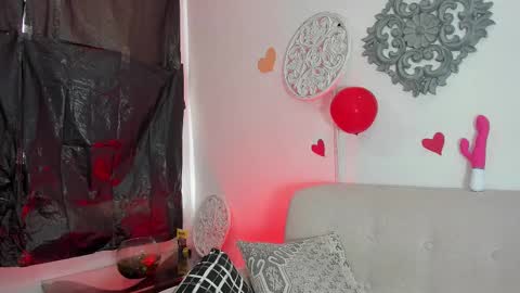 Snapshot of lorens_martin chatting on February 2025 01:28:02 PM L O R E N online show from February 2025 01:28:02 PM