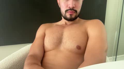 Lorenzo online show from November 2025 08:22:01 PM