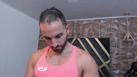  L O R E N Z O  Thumbs Up help  online show from January 2025 05:39:01 PM