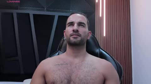  L O R E N Z O  Thumbs Up help  online show from March 2025 08:20:02 PM