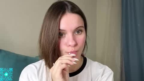 Chloe for Fan BlackHole online show from October 2025 05:40:02 PM