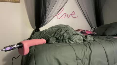 Snapshot of lottiepoppie chatting on February 2025 08:50:01 AM Lottiepoppie online show from February 2025 08:50:01 AM