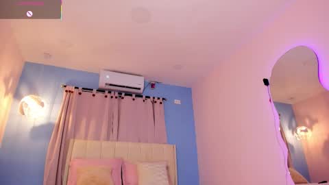 Snapshot of lou_22_ chatting on February 2026 12:16:01 PM Lou online show from February 2026 12:16:01 PM