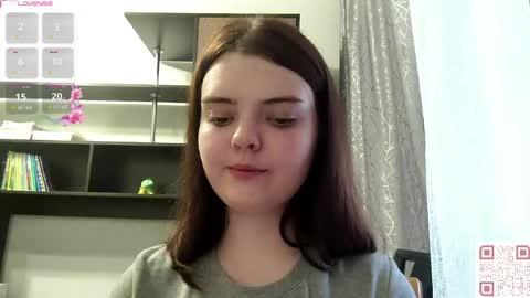 Snapshot of loudeguise chatting on May 2026 02:03:01 PM Esma online show from May 2026 02:03:01 PM