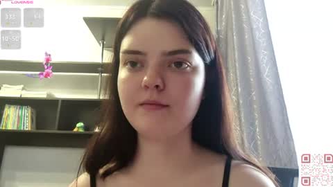 Snapshot of loudeguise chatting on June 2026 06:27:02 AM Esma online show from June 2026 06:27:02 AM