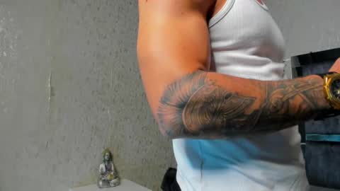 Louis online show from December 2025 01:23:02 AM