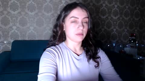 Snapshot of louise_phlox chatting on December 2024 10:25:02 AM Louise online show from December 2024 10:25:02 AM