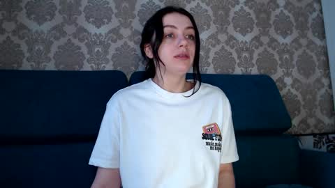 Snapshot of louise_phlox chatting on February 2025 04:14:02 AM Louise online show from February 2025 04:14:02 AM