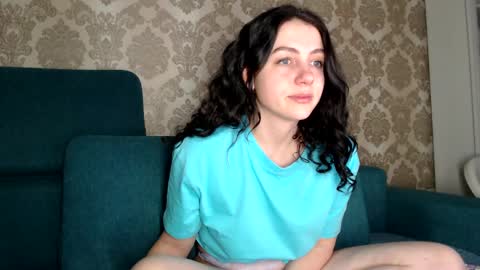 Snapshot of louise_phlox chatting on February 2025 12:42:01 PM Louise online show from February 2025 12:42:01 PM