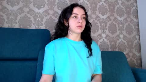 Snapshot of louise_phlox chatting on March 2025 05:31:02 AM Louise online show from March 2025 05:31:02 AM