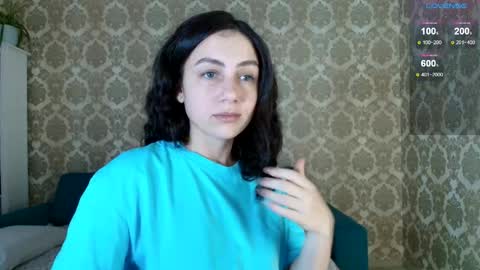 Snapshot of louise_phlox chatting on October 2025 10:02:01 AM Louise online show from October 2025 10:02:01 AM