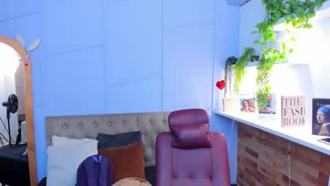 Louren Fox online show from November 2025 11:33:02 AM