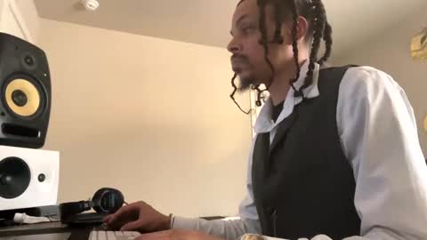 Prynce online show from January 2025 09:52:02 PM