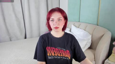 Snapshot of love_is_lola chatting on January 2025 01:08:01 AM Lola online show from January 2025 01:08:01 AM