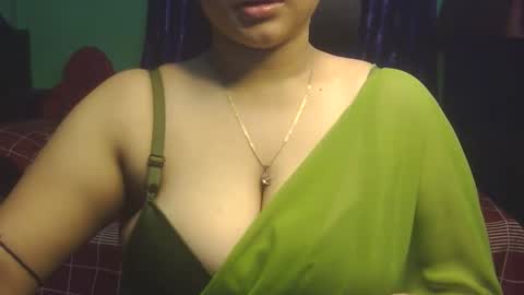 Luna online show from November 2025 09:36:01 PM