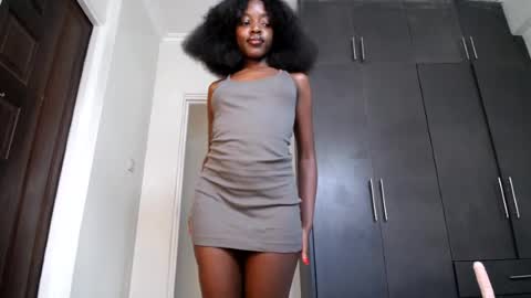 Snapshot of love_miah chatting on July 2026 12:25:02 PM Miah online show from July 2026 12:25:02 PM