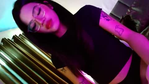 Seren online show from November 2025 05:07:01 AM