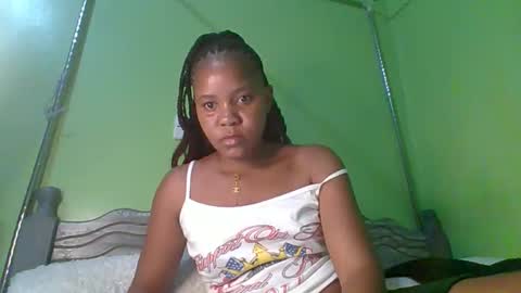 Snapshot of lovegal335 chatting on May 2026 07:53:02 PM lovegal335 online show from May 2026 07:53:02 PM