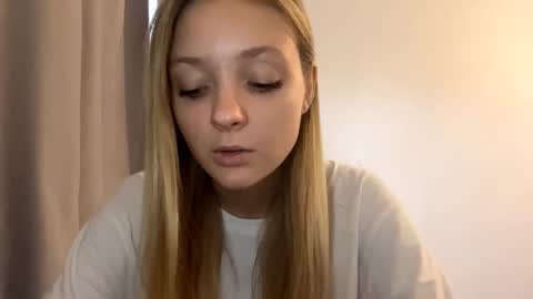 Ella online show from October 2025 06:11:02 AM