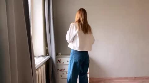 Ella online show from November 2025 06:07:02 AM