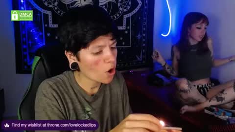 Snapshot of lovelockedlips chatting on September 2025 04:33:02 AM Alex Violet online show from September 2025 04:33:02 AM