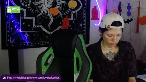 Snapshot of lovelockedlips chatting on November 2025 01:38:01 AM Alex Violet online show from November 2025 01:38:01 AM