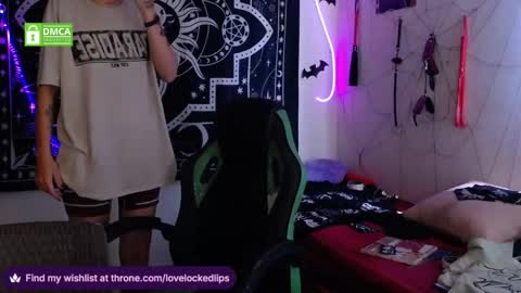 Snapshot of lovelockedlips chatting on November 2025 04:07:02 PM Alex Violet online show from November 2025 04:07:02 PM