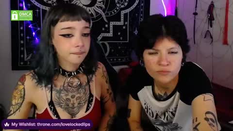 Snapshot of lovelockedlips chatting on November 2025 10:25:02 PM Alex Violet online show from November 2025 10:25:02 PM