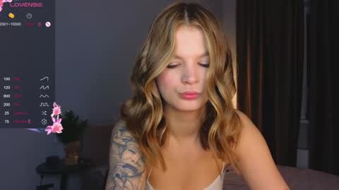 Snapshot of lovely_babyy chatting on December 2024 12:13:01 AM Jenny online show from December 2024 12:13:01 AM
