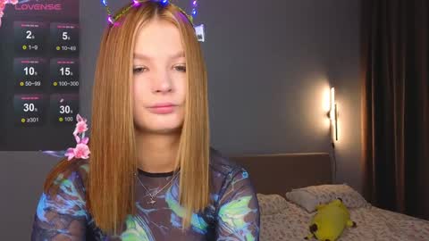 Snapshot of lovely_babyy chatting on December 2024 11:17:02 PM Jenny online show from December 2024 11:17:02 PM