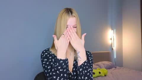 Snapshot of lovely_babyy chatting on January 2025 04:26:01 AM Jenny online show from January 2025 04:26:01 AM