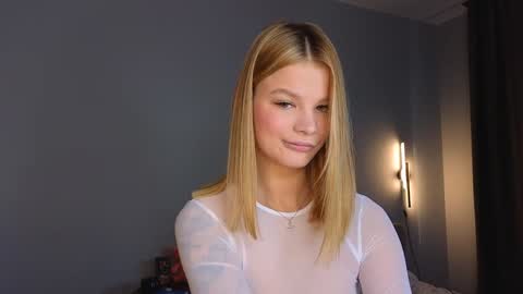 Snapshot of lovely_babyy chatting on February 2025 04:15:02 AM Jenny online show from February 2025 04:15:02 AM