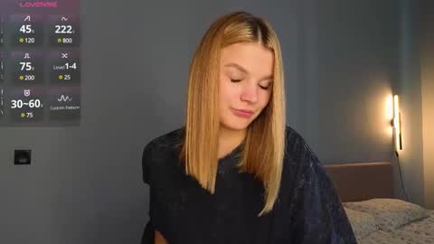 Snapshot of lovely_babyy chatting on February 2025 05:05:02 AM Jenny online show from February 2025 05:05:02 AM
