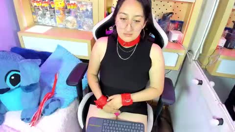 Snapshot of lovely_chloe19 chatting on January 2025 02:30:02 PM Chloe online show from January 2025 02:30:02 PM