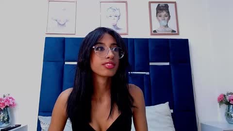Snapshot of lovely_kitten_ chatting on October 2025 02:08:02 PM   online show from October 2025 02:08:02 PM