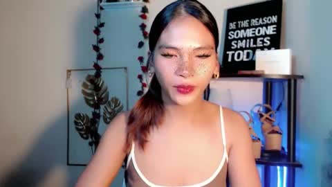 Snapshot of lovely_oliviax chatting on April 2026 09:13:01 PM KATE online show from April 2026 09:13:01 PM