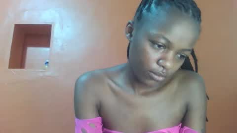 Snapshot of lovely_yvonne chatting on November 2025 09:31:02 AM Lovely yvonne online show from November 2025 09:31:02 AM