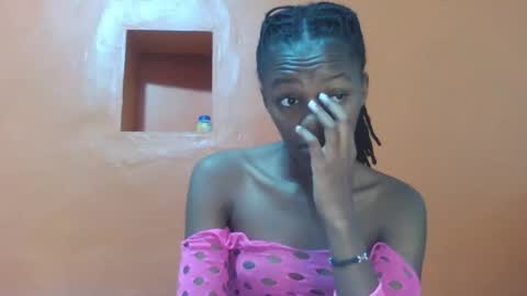 Snapshot of lovely_yvonne chatting on November 2025 02:08:01 PM Lovely yvonne online show from November 2025 02:08:01 PM