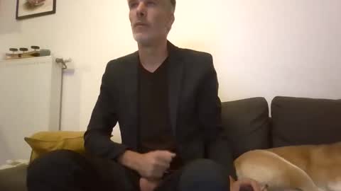 Max online show from September 2025 03:39:02 AM