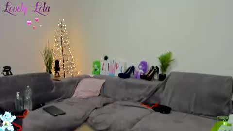 Snapshot of lovelylola_fr chatting on December 2024 12:04:02 AM Lola online show from December 2024 12:04:02 AM