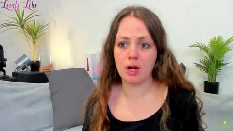 Snapshot of lovelylola_fr chatting on October 2025 09:34:02 PM Lola online show from October 2025 09:34:02 PM