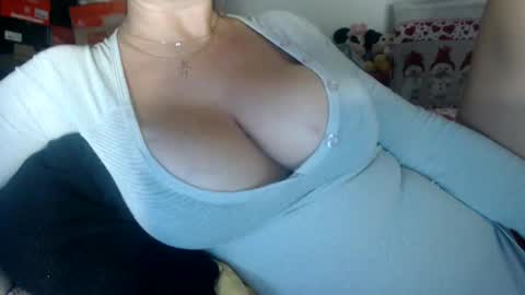 Snapshot of lovelywoman22 chatting on December 2024 04:26:01 PM lovelywoman22 online show from December 2024 04:26:01 PM