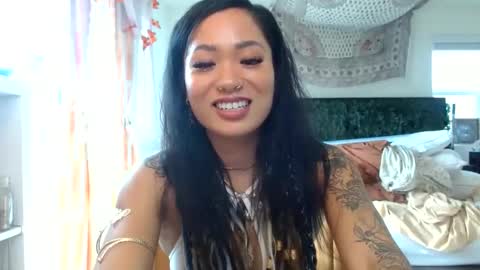 lovelyxmacii online show from November 2025 07:36:01 PM